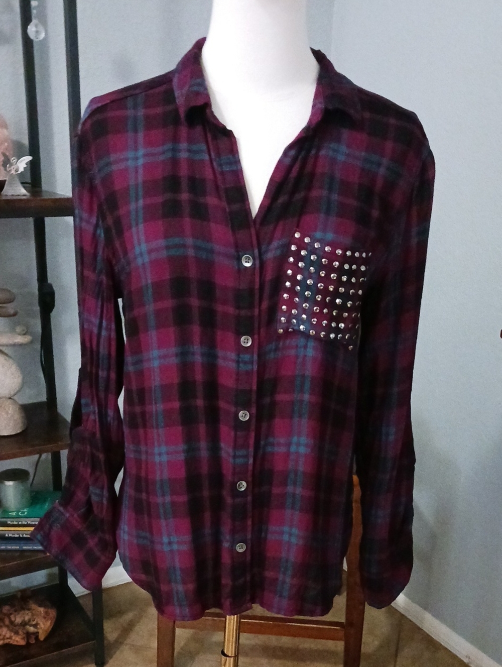 Rock &Rebublic- Plaid Long-Sleeve Button-Up Shirt with Studded Pocket
